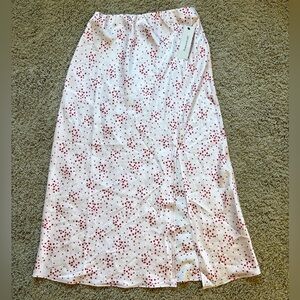 Francesca’s Heart Print Satin Midi Skirt | Size XS | NWT